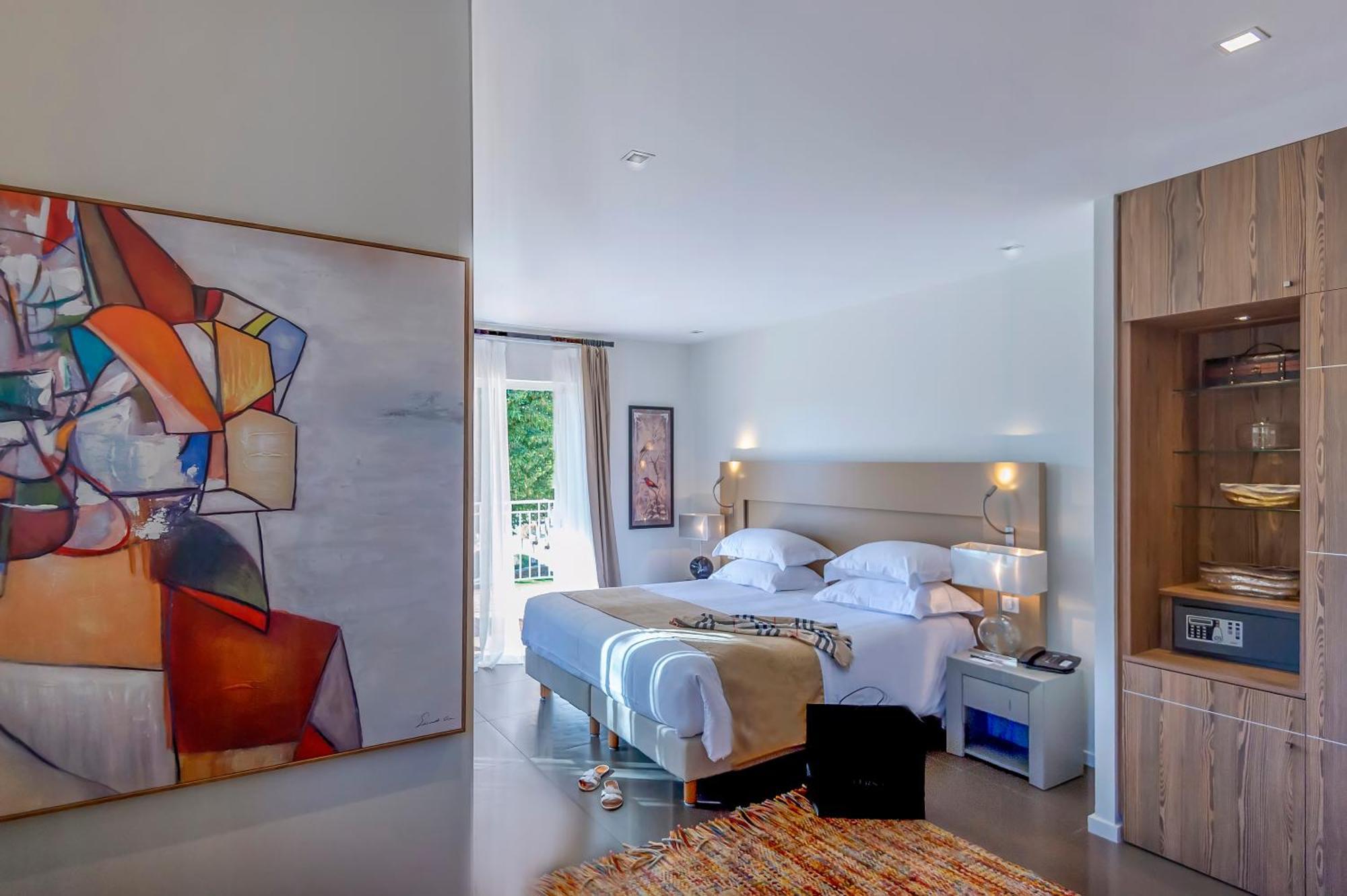 Hotel Golf & Spa Chateau De La Begude The Originals Collection فالبون المظهر الخارجي الصورة