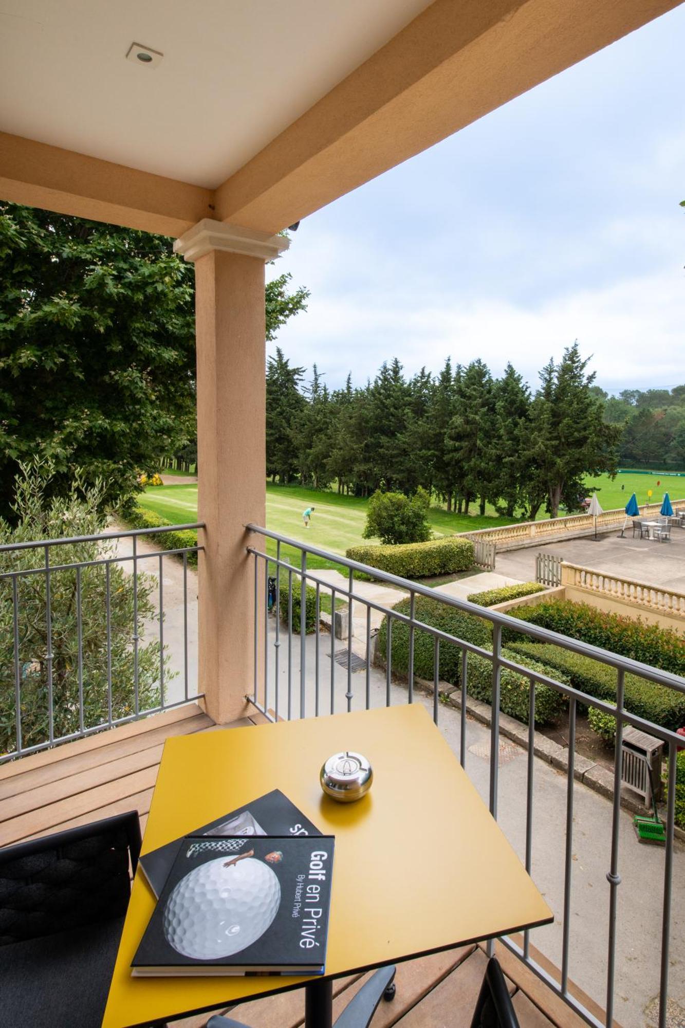 Hotel Golf & Spa Chateau De La Begude The Originals Collection فالبون المظهر الخارجي الصورة